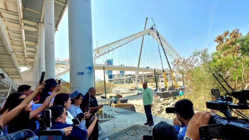 Distingue Mijes los puentes como monumento a la corrupción y eneficiencia