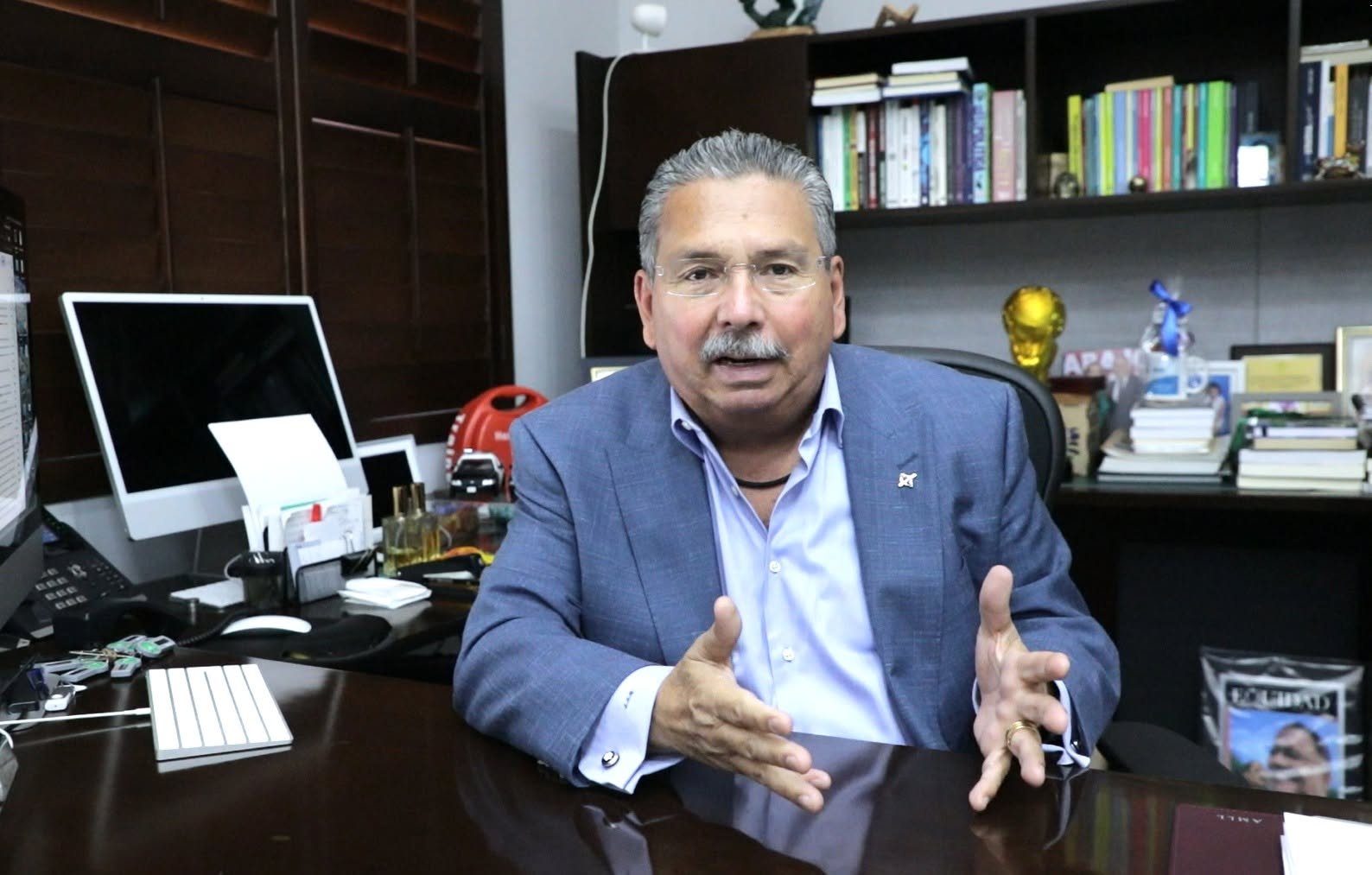 Escobedo abre diálogo por Presupuesto 2027 y pone sobre la mesa adeudos y obras pendientes