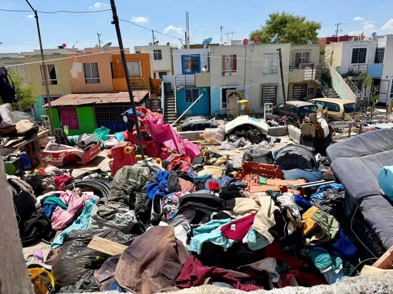 Limpieza barrio por barrio: Pesquería retira basura y escombro en Valle de Santa María
